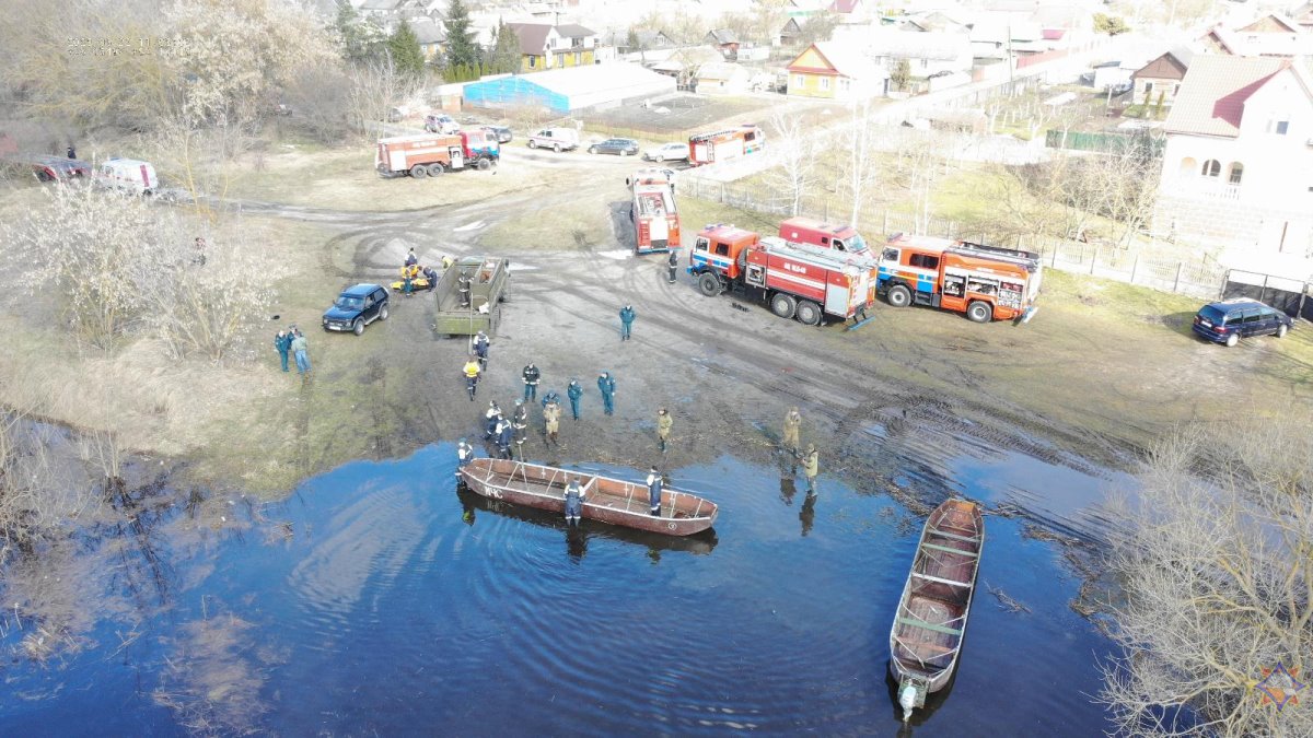 Учения спасателей на случай паводка прошли в Пинском районе