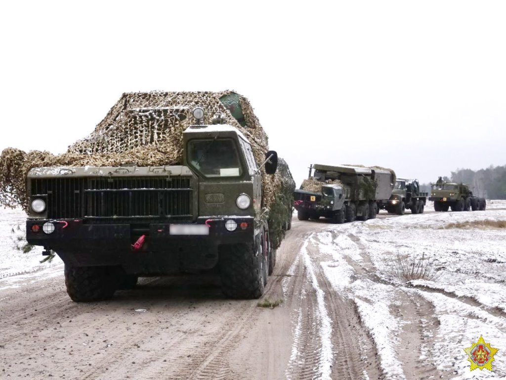 На полигоне Брестский проходит тактическое учение с зенитным ракетным дивизионом
