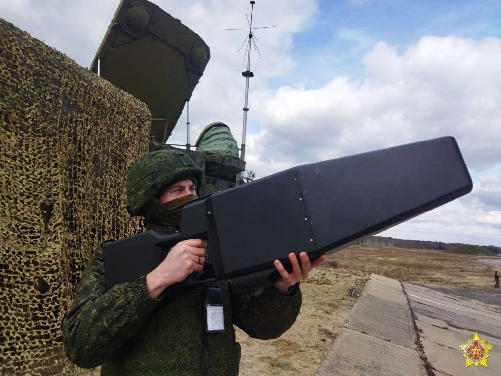 На полигоне Брестский проходит тактическое учение с зенитным ракетным дивизионом