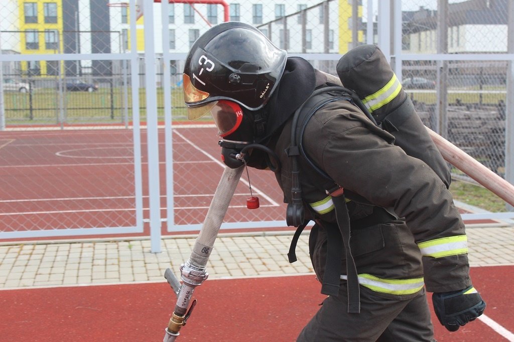 Лично-командное соревнование «Сильнейший пожарный-спасатель» провели в Бресте