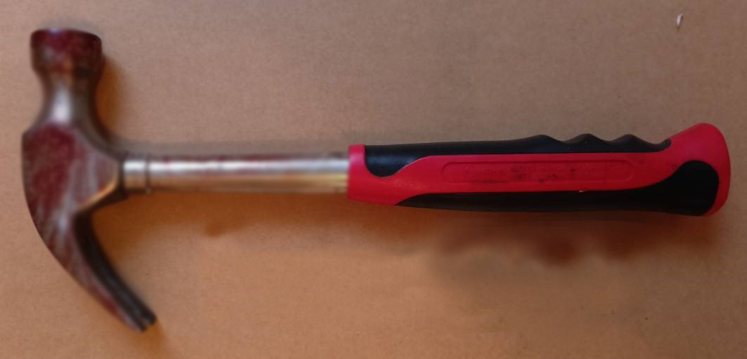 Белорусу молотком повредили половой орган