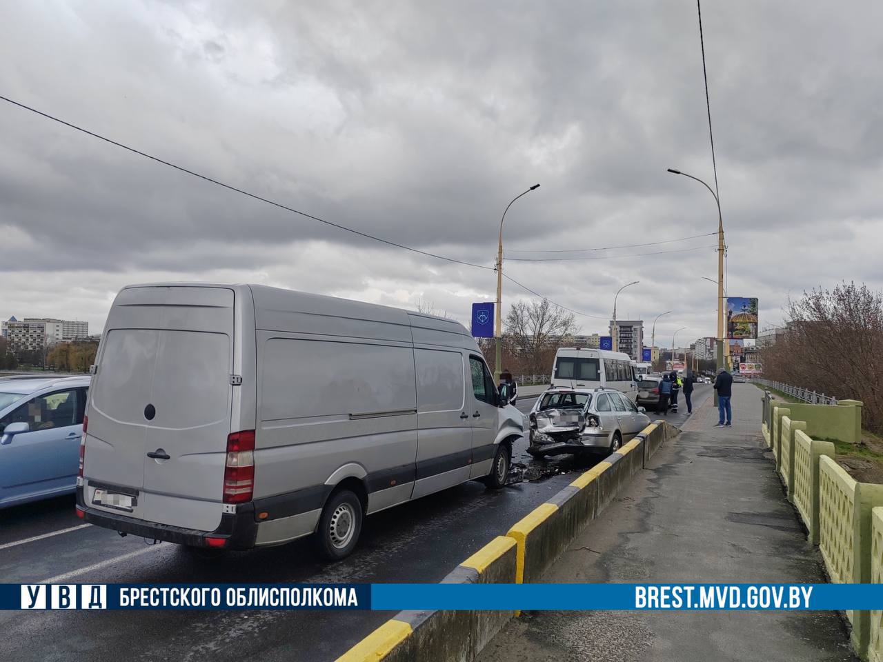 Подробности ДТП на «бульварном» мосту в Бресте с участием 4 машин