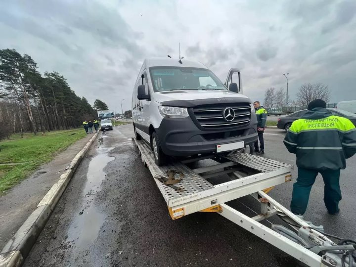 Первый случай в Беларуси: за незаконную деятельность изъяли маршрутку