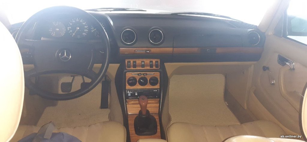 Белорус продает 41-летний Mercedes W123 за $11 000 в эквиваленте. За что такие деньги?