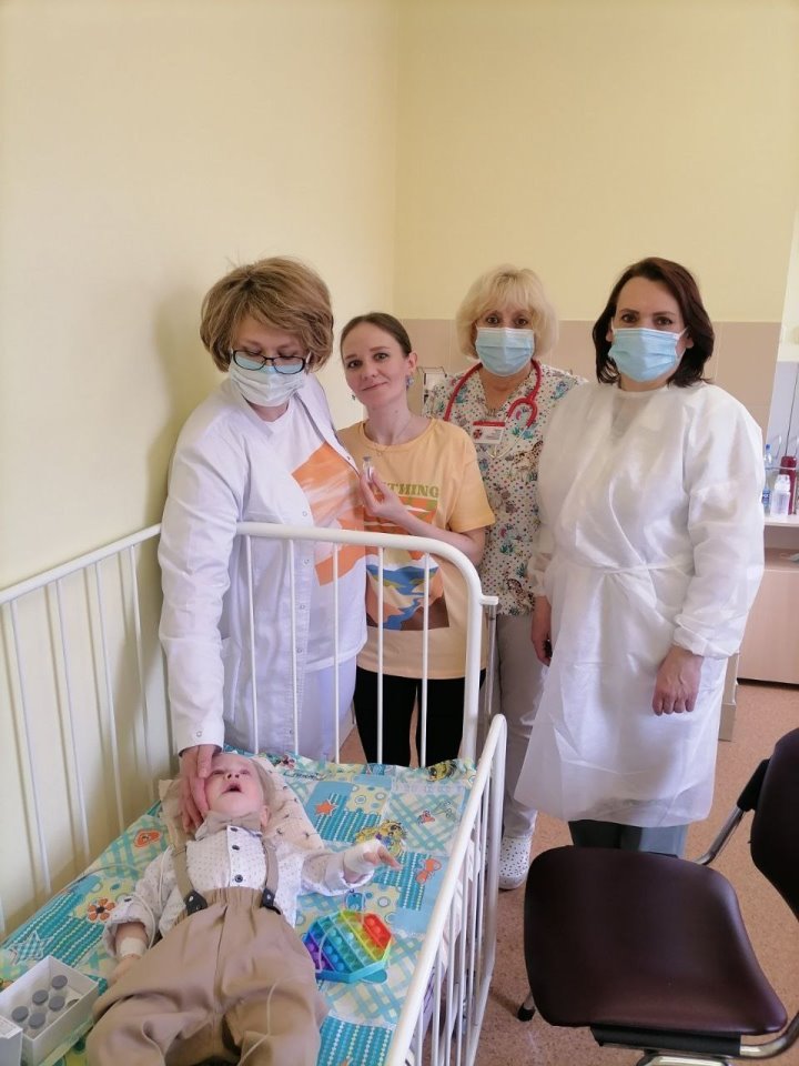 Мальчику из Бреста сделали самый дорогой укол в мире. На его спасение собрали около $2 млн