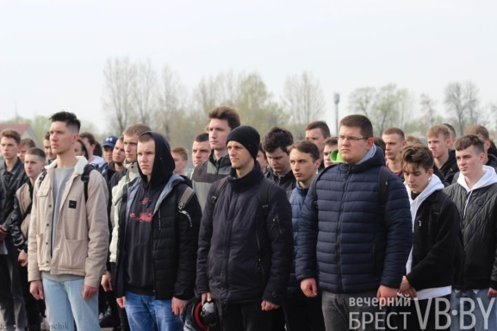 «Сформировано более сорока команд». 26 апреля начинается отправка призывников в войска