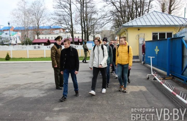 «Сформировано более сорока команд». 26 апреля начинается отправка призывников в войска