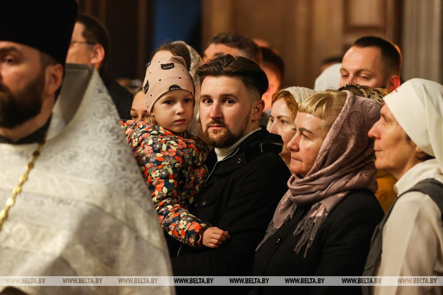 Богослужение в Свято-Симеоновском кафедральном соборе Бреста