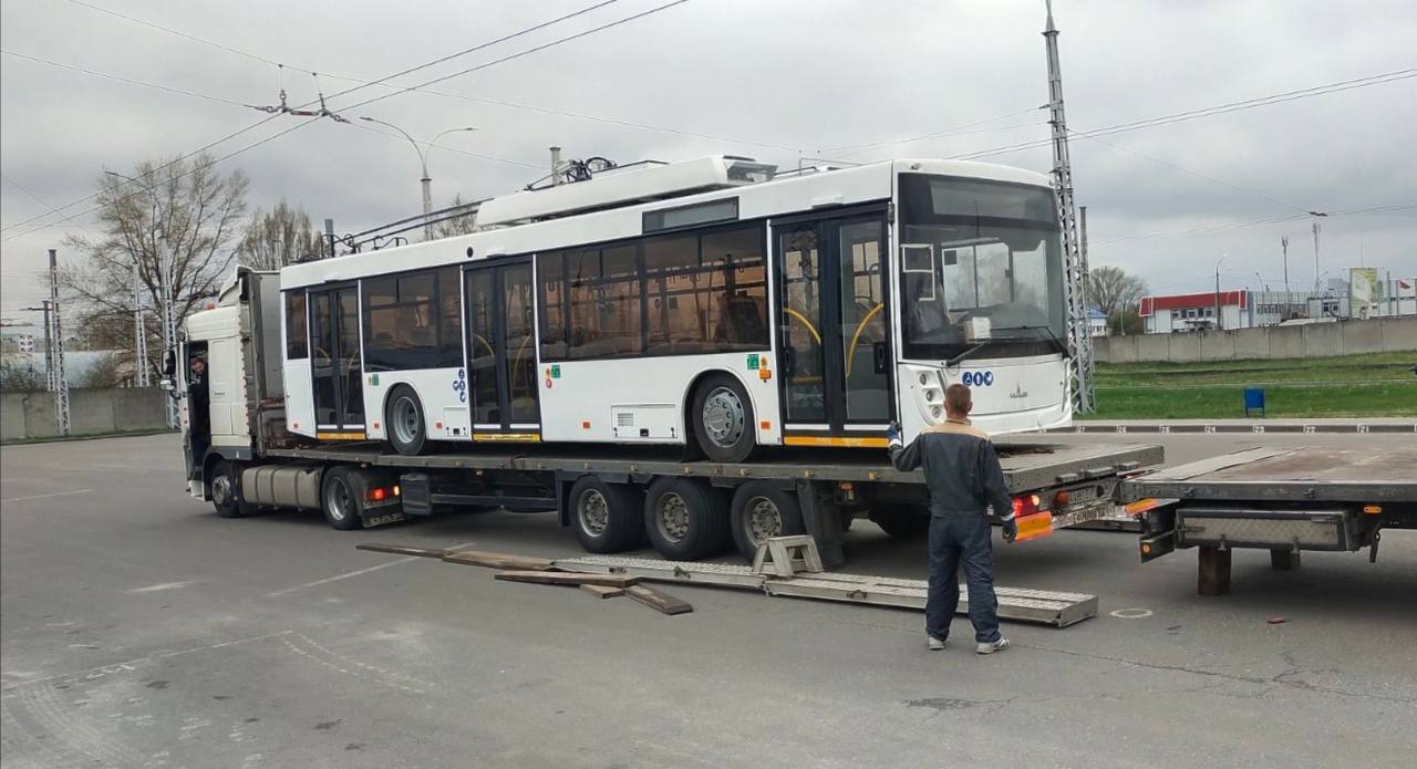 Десять троллейбусов с автономным ходом МАЗ 203Т70 в Бресте