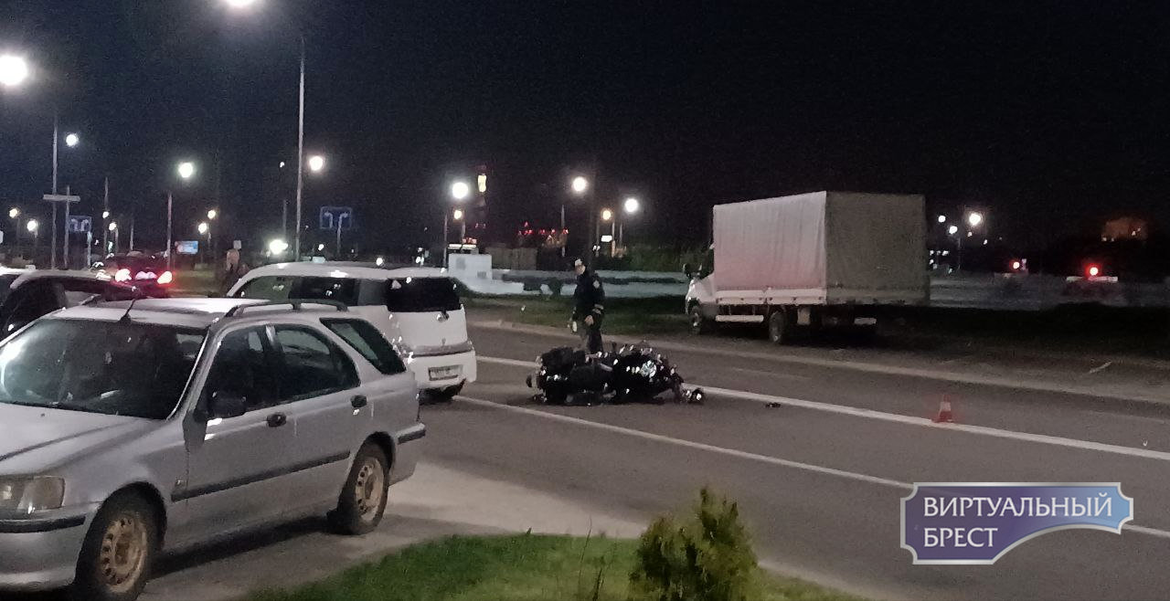 ДТП в Бресте на ул. Октябрьской революции и Грибоедова