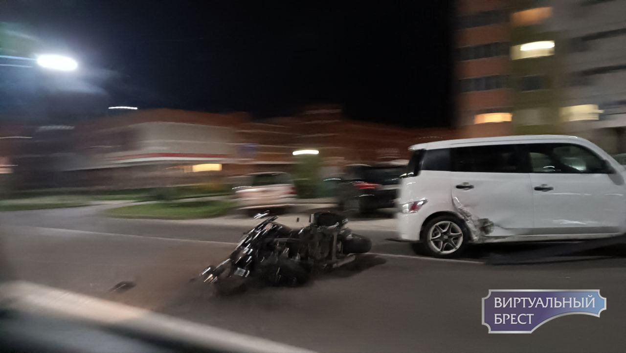 ДТП в Бресте на ул. Октябрьской революции и Грибоедова