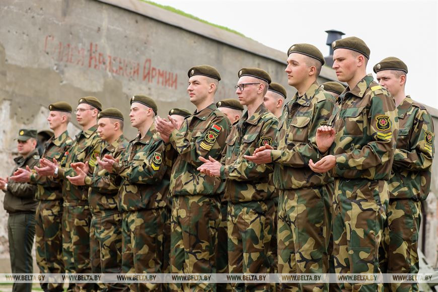 Церемония увольнения в запас военнослужащих срочной службы прошла в Бресте