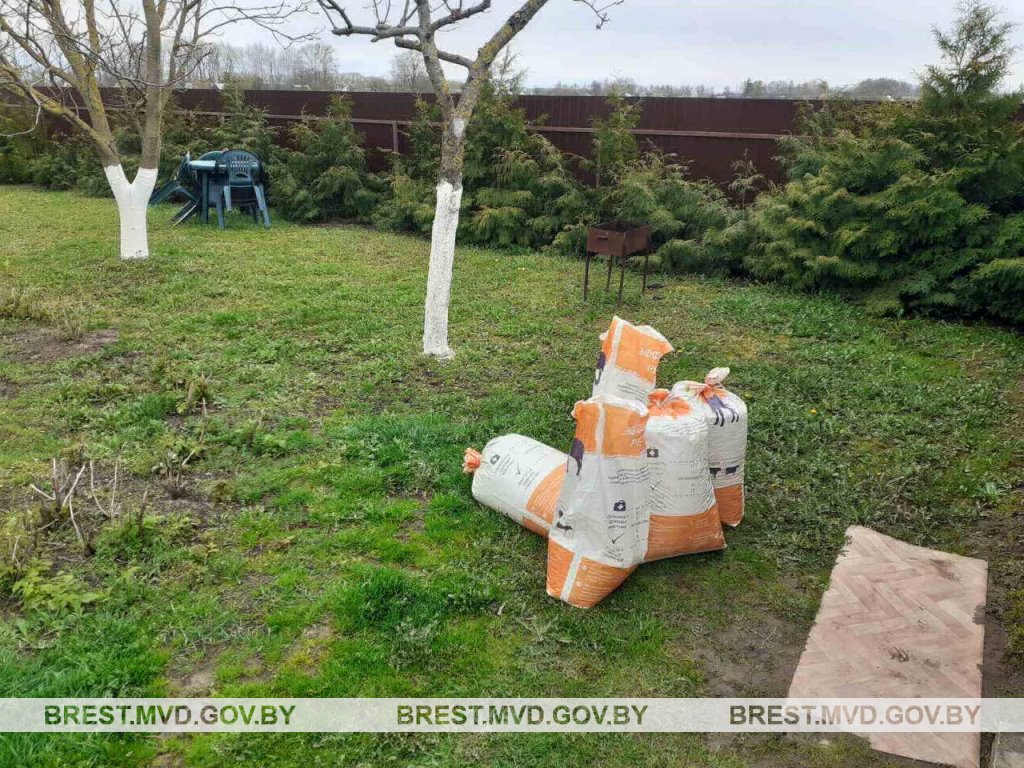 Животновод агропредприятия похитил 125кг комбикорма. Случай в Кобринском районе