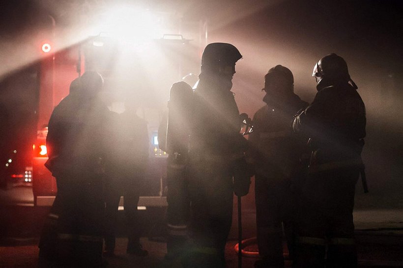 Сторож курил и устроил пожар на предприятии — ущерб 60 тыс. рублей. Случай в Беларуси