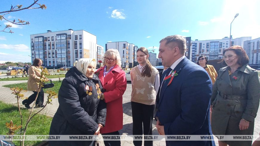 Ветеранов в Бресте поздравили с ротой почетного караула и под аккомпанемент оркестра