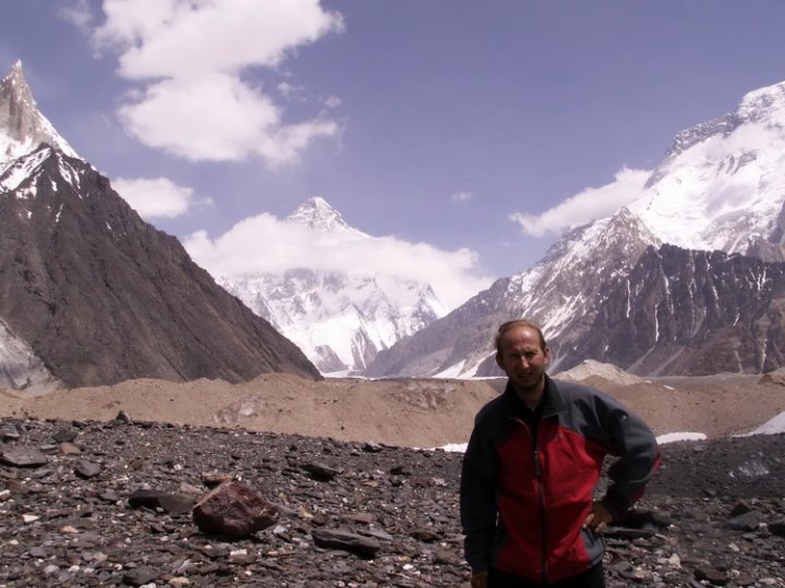 Истории белорусов выживших в экстремальных условиях: спасение в авиакатастрофе и под лавиной, «смертник» на атомной подлодке и отшельник в Антарктиде