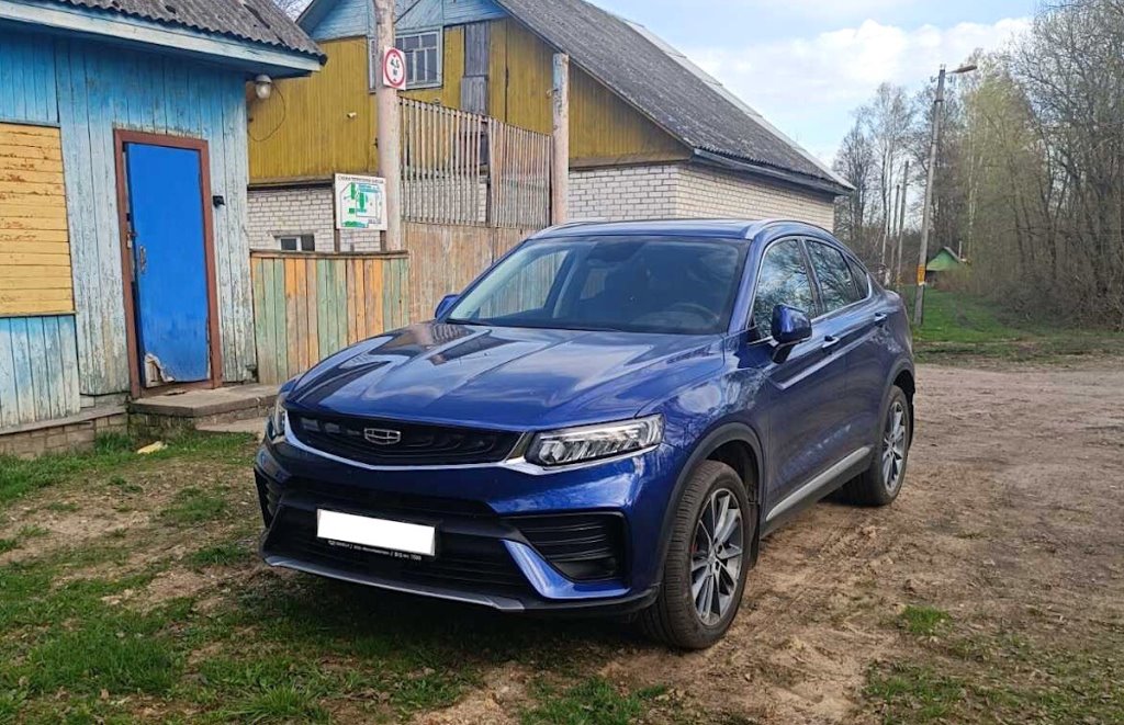 Белорус купил новую Geely Tugella и не может на ней ездить