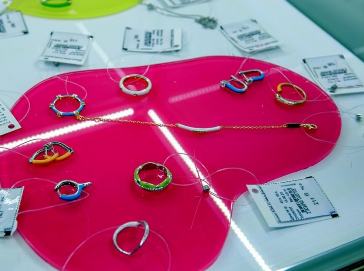 8 МАРТА выгоднее в СЛАВИЯ! Чудесные серьги в золоте и серебре со скидками до 59% в магазине на Советской, 91 в Бресте