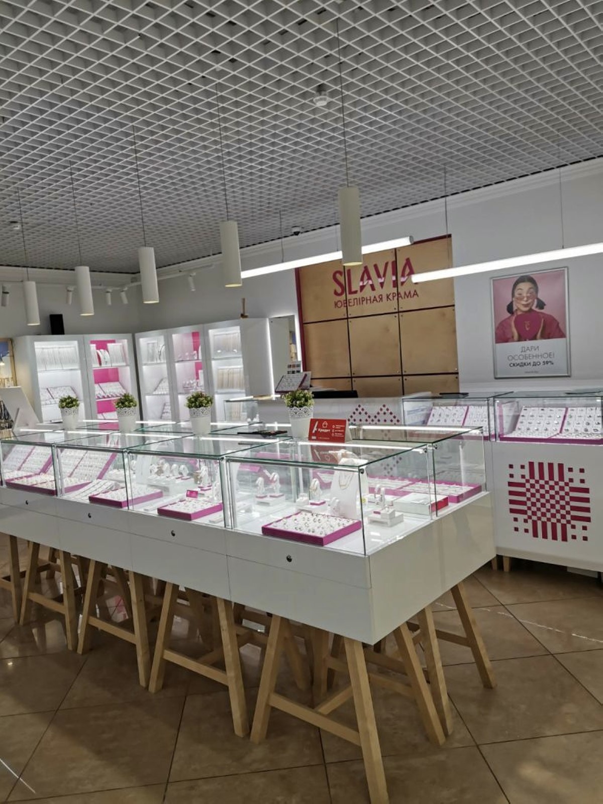 8 МАРТА выгоднее в СЛАВИЯ! Чудесные серьги в золоте и серебре со скидками до 59% в магазине на Советской, 91 в Бресте