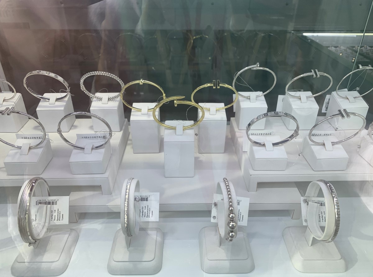 8 МАРТА выгоднее в СЛАВИЯ! Чудесные серьги в золоте и серебре со скидками до 59% в магазине на Советской, 91 в Бресте