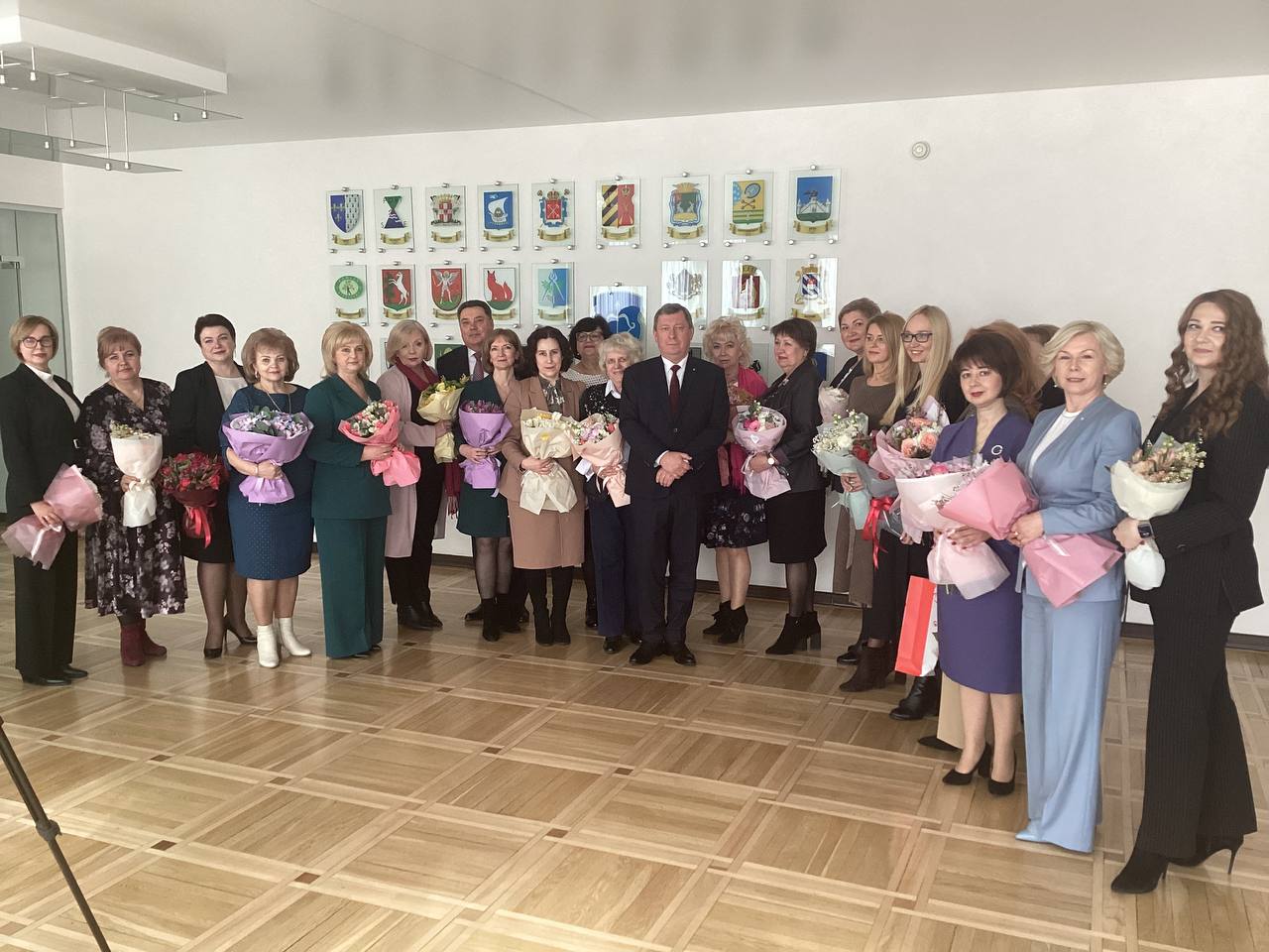 «20 красивых и успешных». В Брестском горисполкоме чествовали женщин