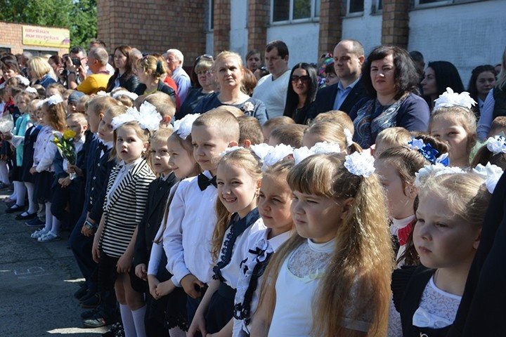 Со следующего учебного года в Беларуси введут еще один элемент школьной формы