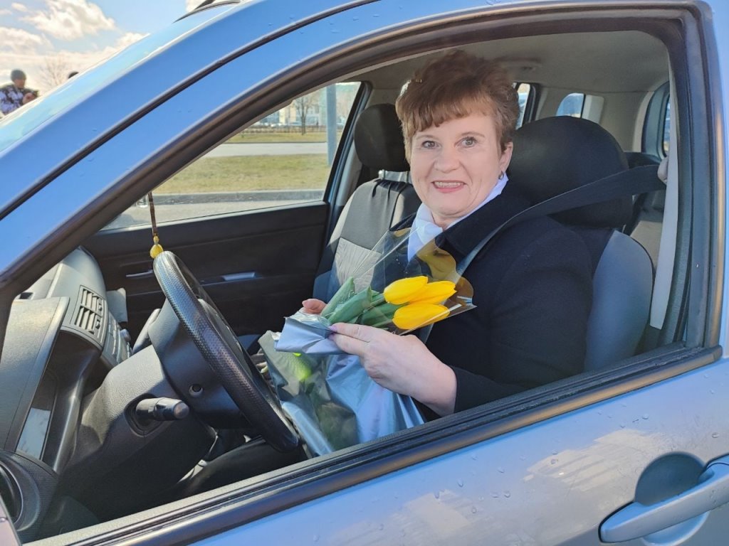 ГАИ Бреста поздравляет милых женщин с Международным женским днём