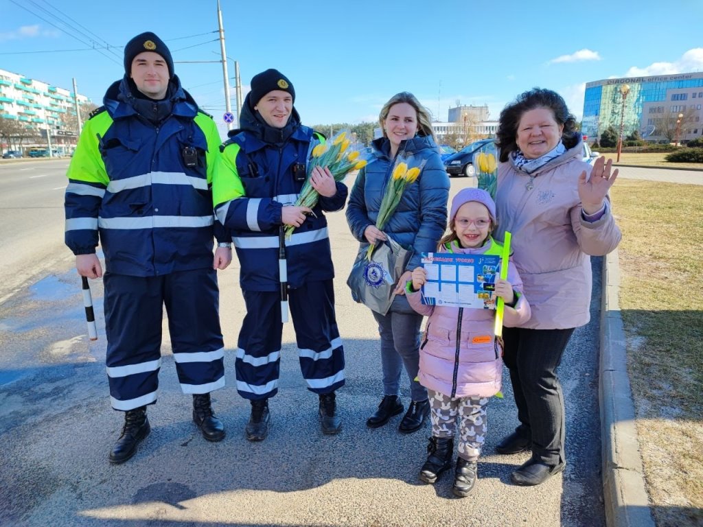 ГАИ Бреста поздравляет милых женщин с Международным женским днём