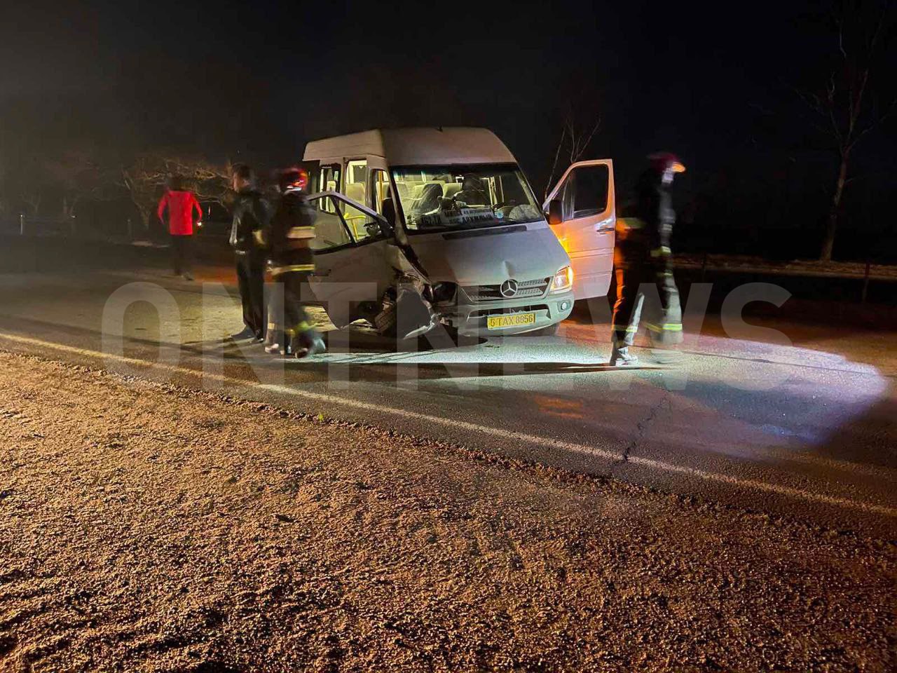 Маршрутка попала в ДТП. Легковушка выехала на встречку. Есть видео, как это произошло