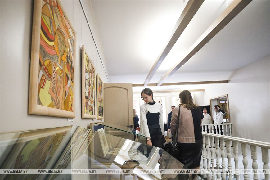 Выставка «Песні зямлі маёй» открылась в Бресте