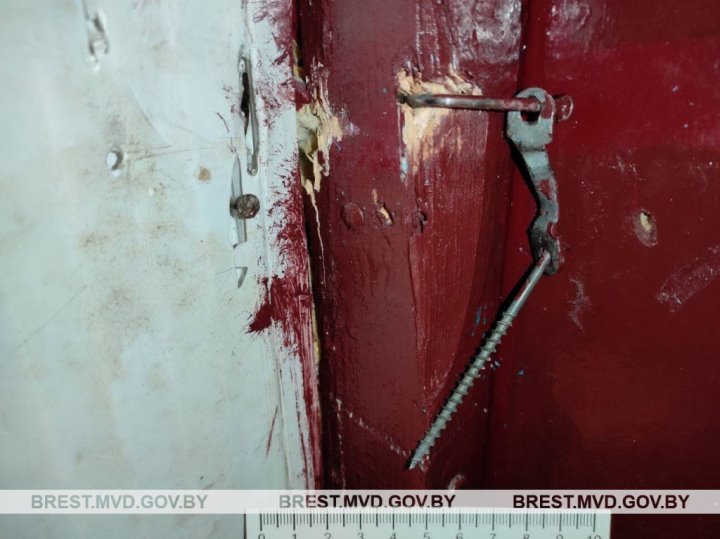 Вспомнил старые обиды: в Ивацевичском районе мужчина вломился в дом знакомого и устроил драку