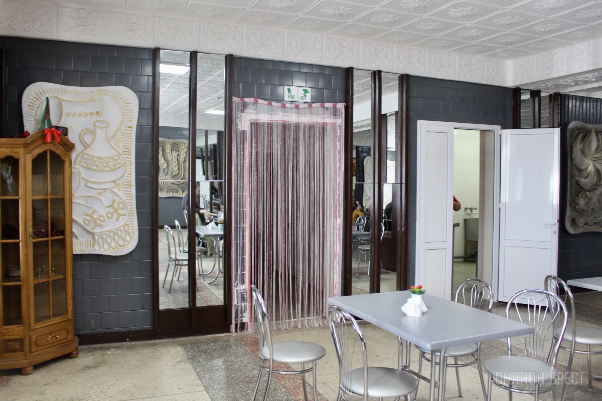 Стоит здесь пообедать! Новая столовая в Бресте с восточной кухней и хорошими ценами