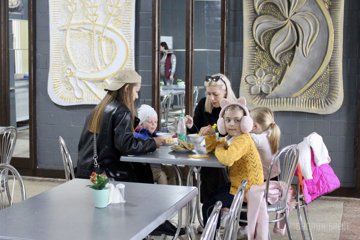 Стоит здесь пообедать! Новая столовая в Бресте с восточной кухней и хорошими ценами