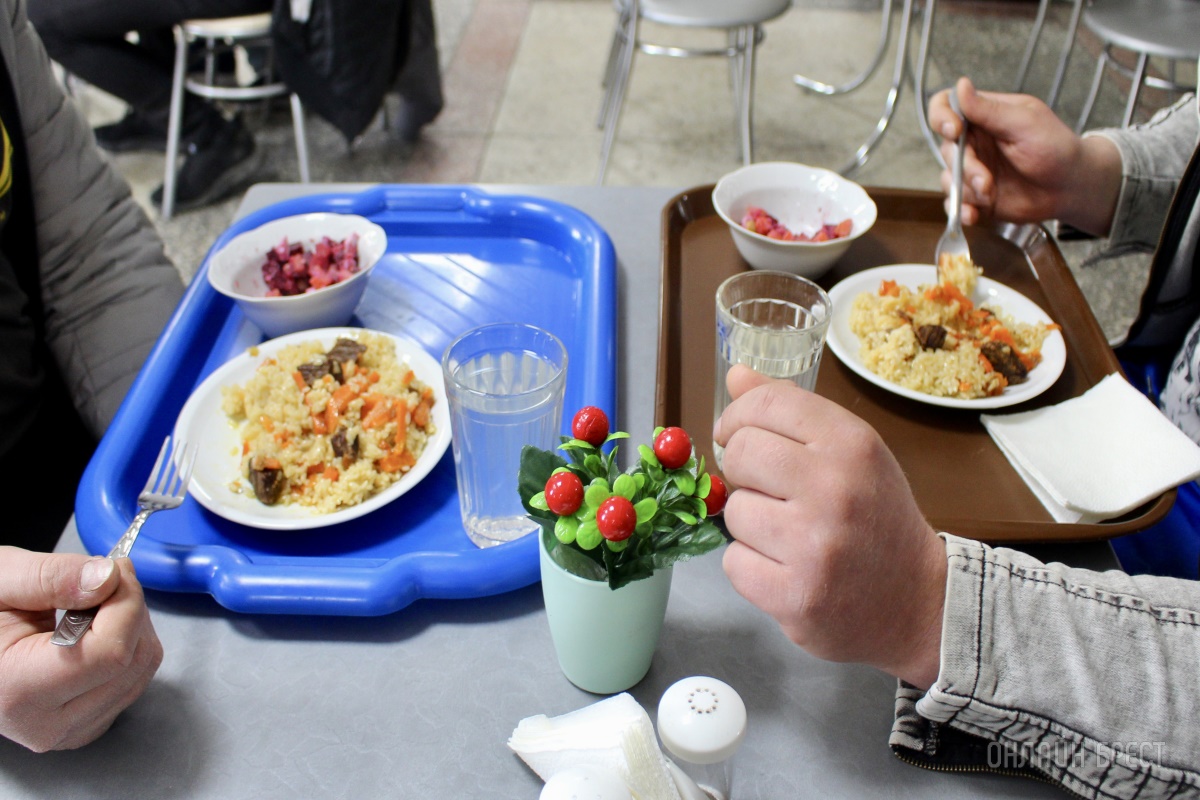 Стоит здесь пообедать! Новая столовая в Бресте с восточной кухней и хорошими ценами