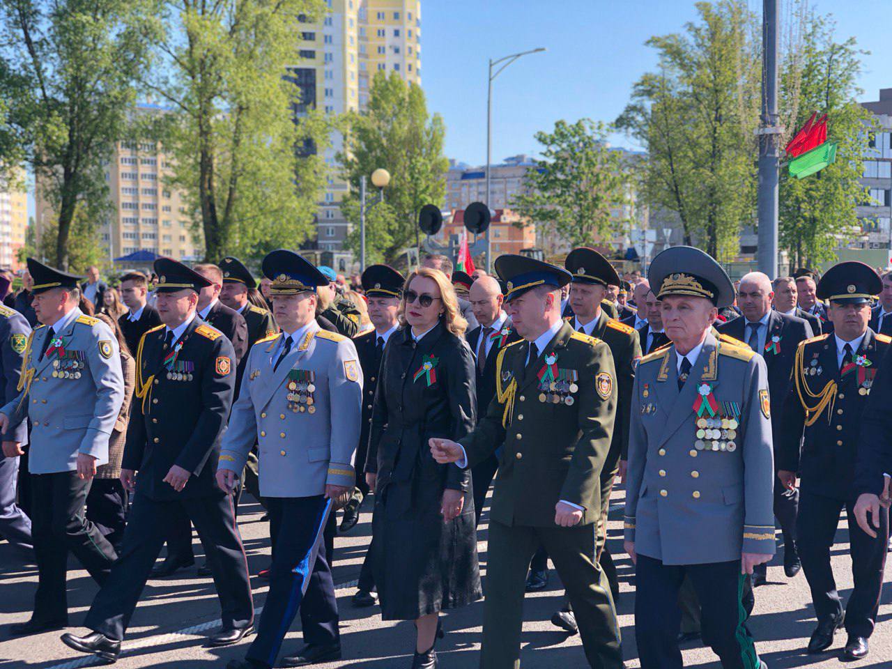 Парад с участием военной техники открыл празднование Дня Победы в Бресте