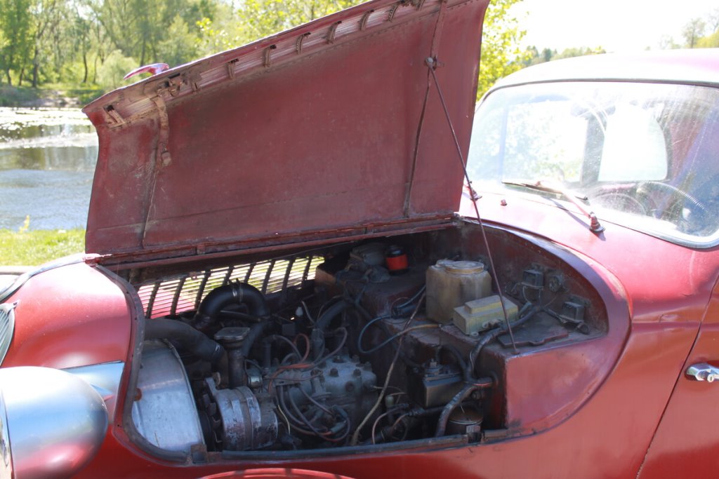 «Отец заплатил за трофей всего 640 рублей». Отыскали в Бресте первый настоящий BMW 320