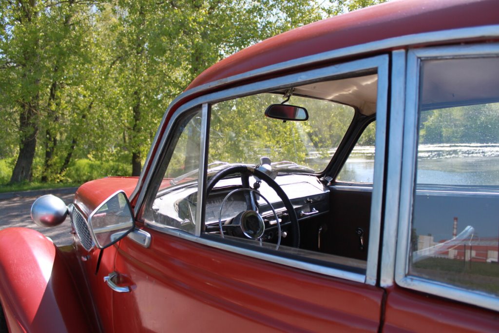 «Отец заплатил за трофей всего 640 рублей». Отыскали в Бресте первый настоящий BMW 320