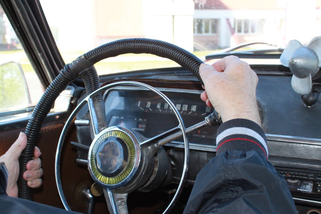 «Отец заплатил за трофей всего 640 рублей». Отыскали в Бресте первый настоящий BMW 320