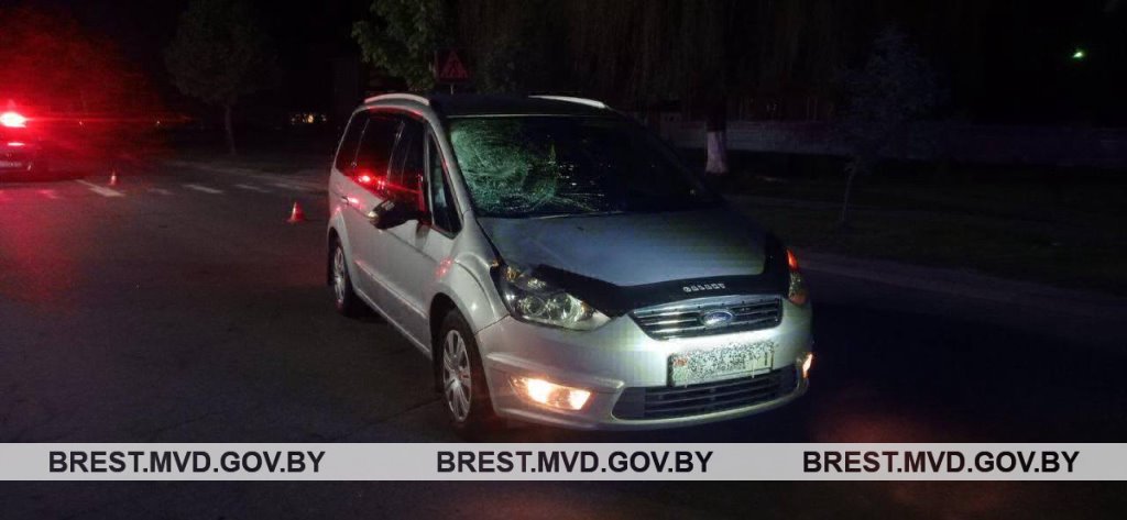 Молодой водитель сбил человека в Столине. Мужчина скончался в больнице