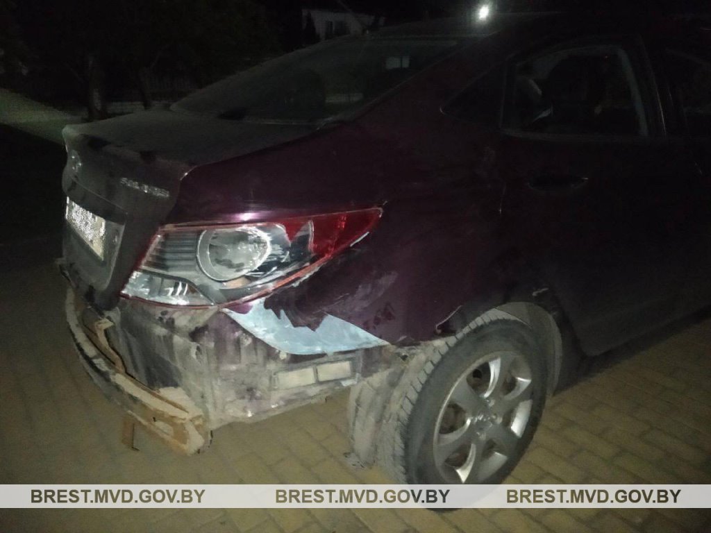 В Ивацевичах столкнулись легковой автомобиль и мотоцикл. Кто виноват?