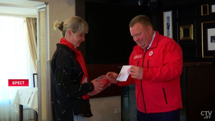 В Бресте наградили медсестёр милосердия Красного Креста