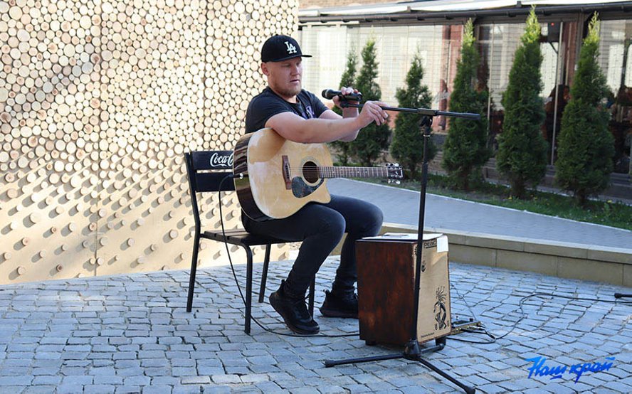 Сцена для уличных музыкантов начала работать в Барановичах