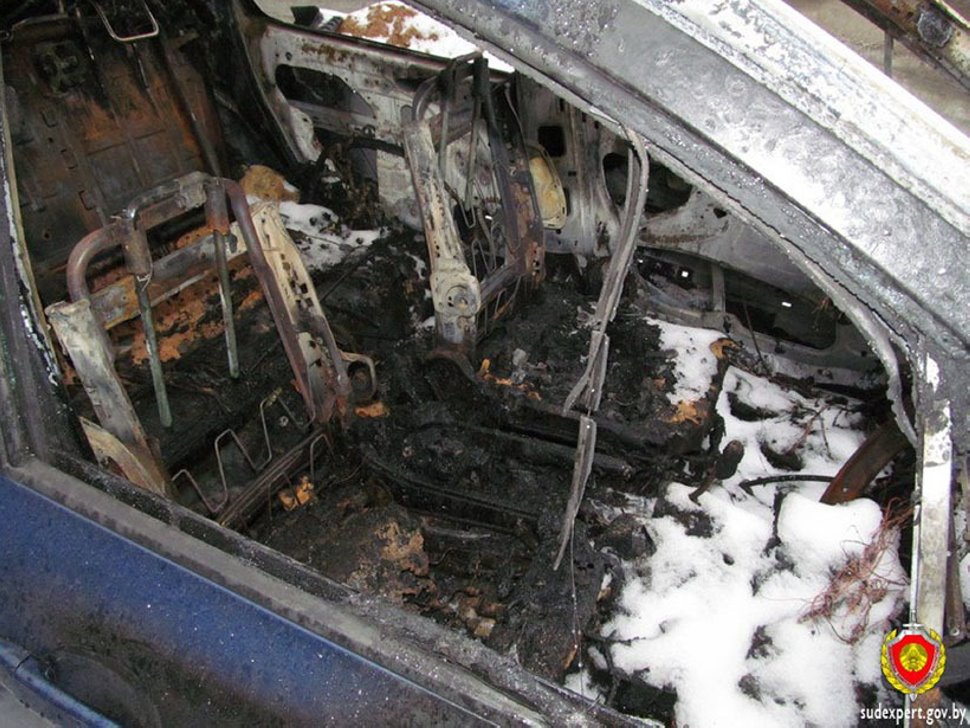 В Могилеве сгорела Tesla. Оказалось, пожар произошел из-за плохого ремонта