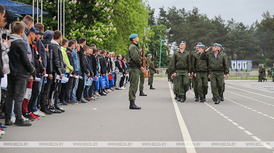 В Брестской 38-й десантно-штурмовой бригаде прошли сборы 500 военнообязанных из трех областей