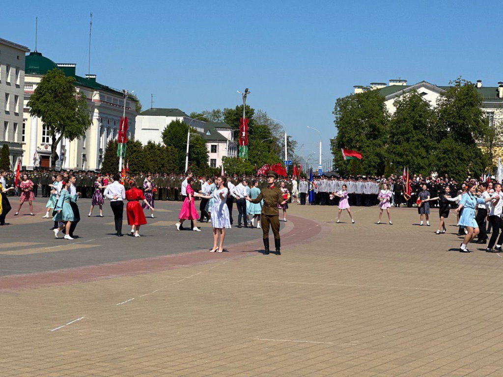 В Бресте празднуют День Государственного флага, Государственного герба и Государственного гимна Республики Беларусь