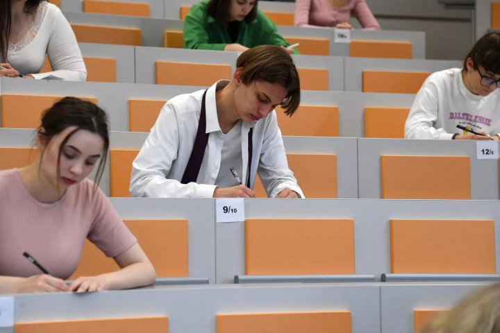 КГК напомнил выпускникам правила сдачи централизованного экзамена
