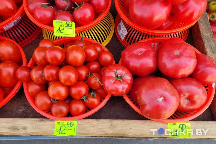 На минских рынках появились столинские огурцы – почем продают