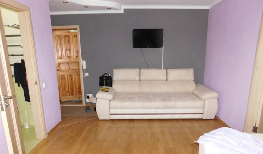 25-летний мужчина и 55-летняя женщина сняли квартиру на сутки и погибли в ней