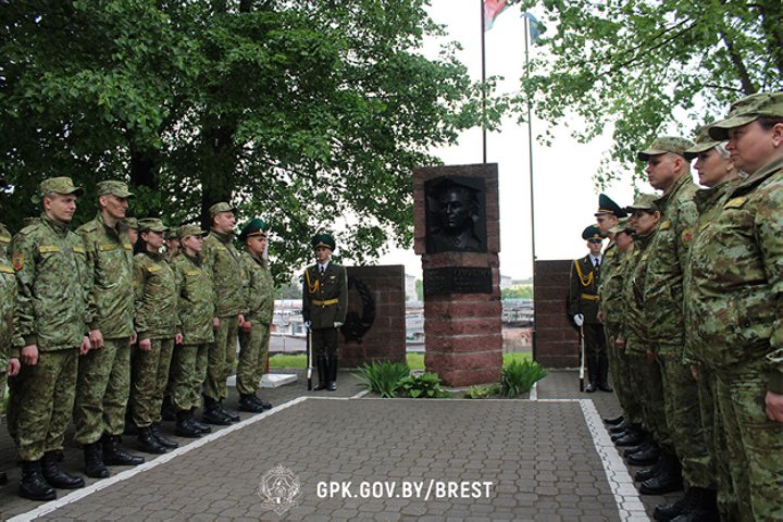 Брестские пограничники почтили память Варлама Кублашвили