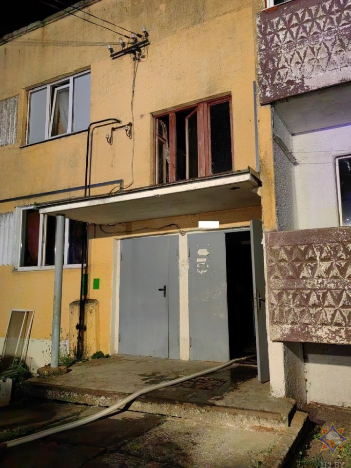 Мужчина погиб при ночном пожаре в Пинском районе